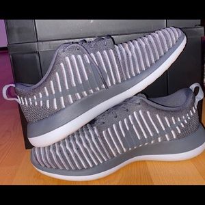 W NIKE ROSHE TWO FLYKNIT